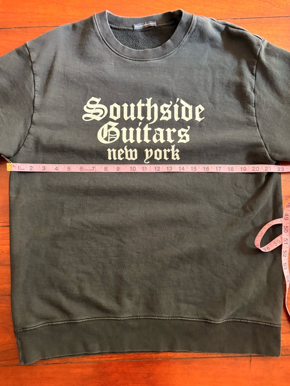 Brandy Melville Graphic Crew Neck Sweater - Picture 4 of 5